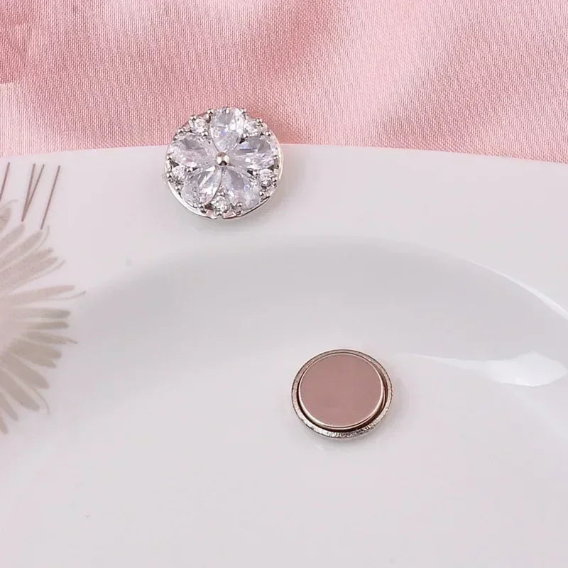Broche Magnétique Fleur Cristal – Aimant Hijab Bijou